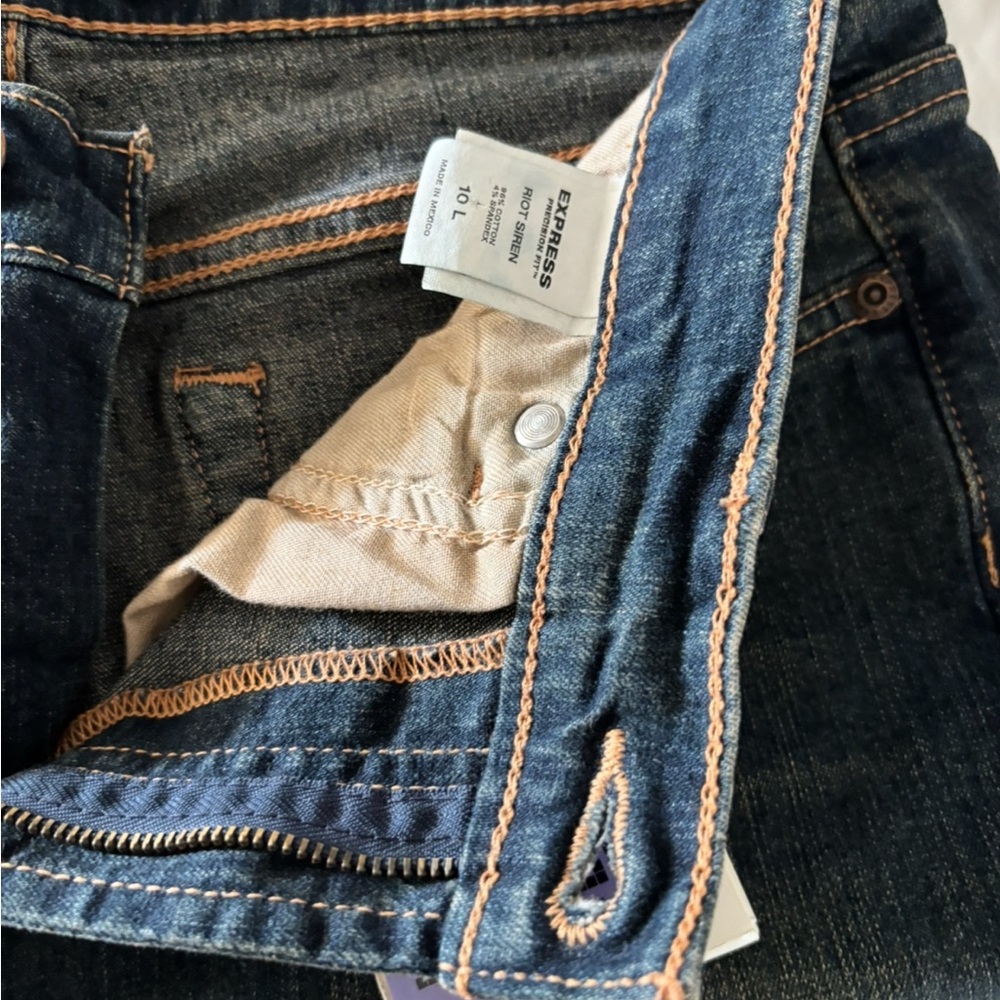 NWT Express Precision Fit Blue Jeans Size 10 Long - Picture 4 of 6
